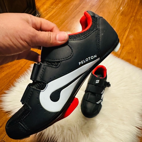 PELOTÓN cycling Shoe size 38 mens With clip in bike cleast comfort - Picture 4 of 7